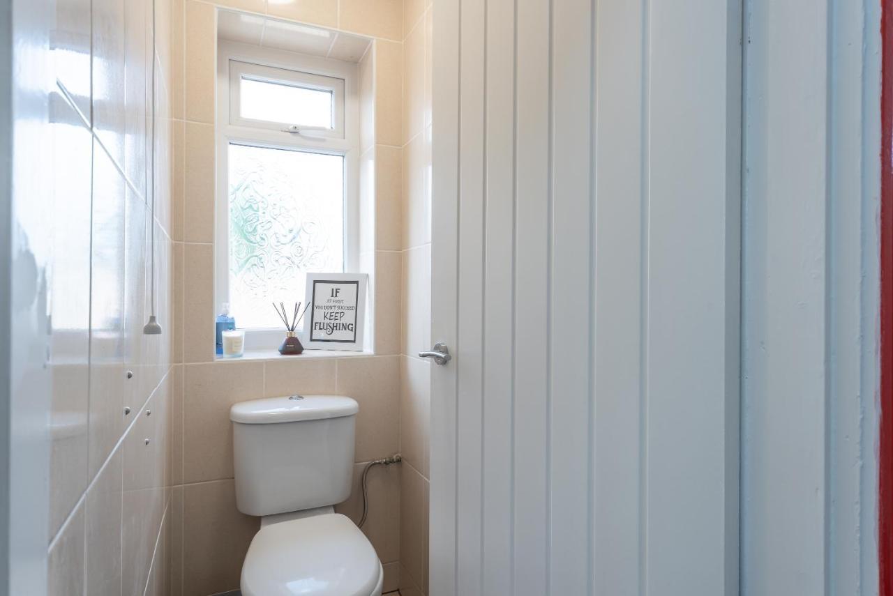 Aseda 4 Bedroom Private Parking, Game Zone -Pool Table, Garden Home Kingston upon Hull Exteriér fotografie