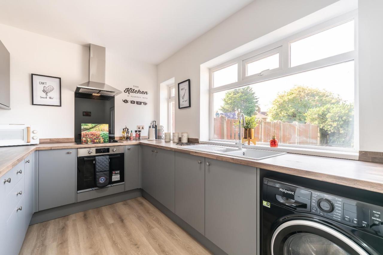 Aseda 4 Bedroom Private Parking, Game Zone -Pool Table, Garden Home Kingston upon Hull Exteriér fotografie